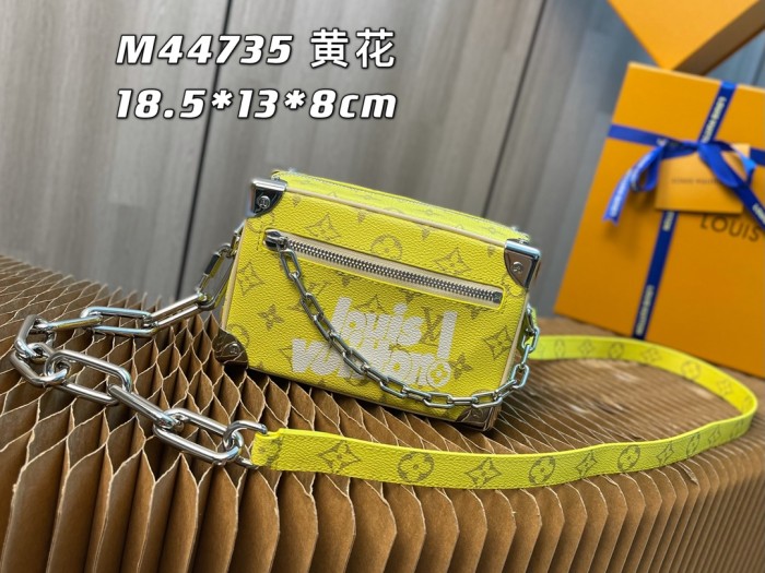 Handbag Louis Vuitton MINI SOFT TRUNK M68906 size 18.5x13x8cm