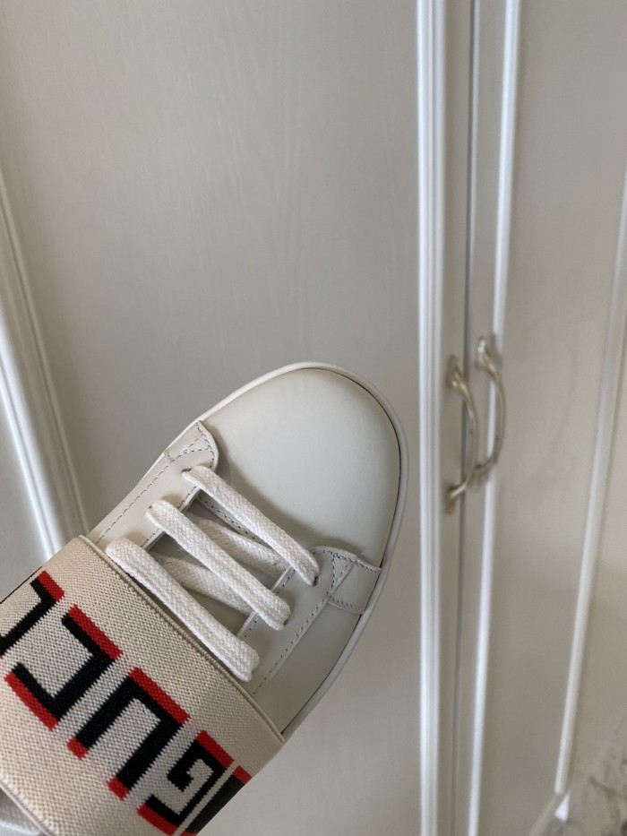 Gucci Women's Ace sneaker with bee sneaker 4