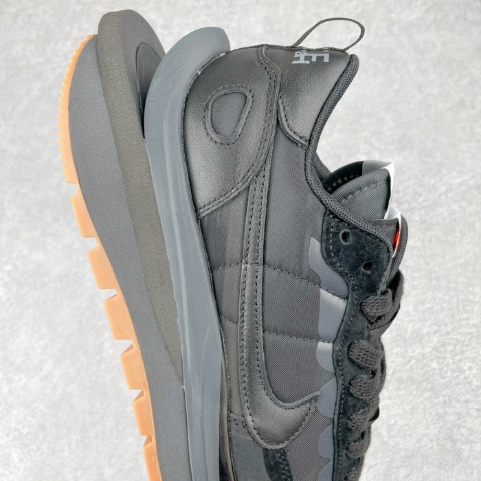 Nike Vaporwaffle sacai Black Gum