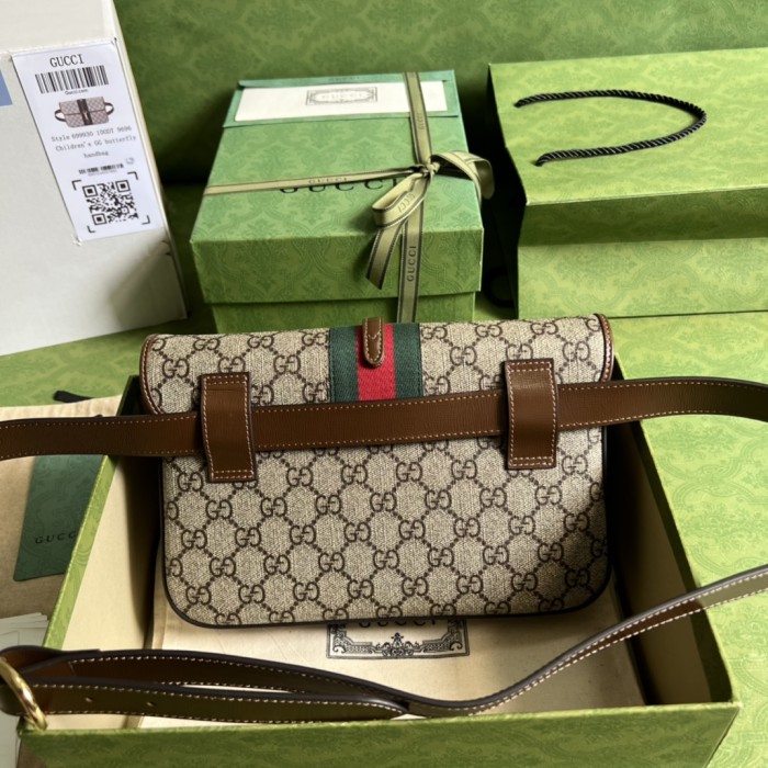 Handbag Gucci 699930 size 23*16*3 cm