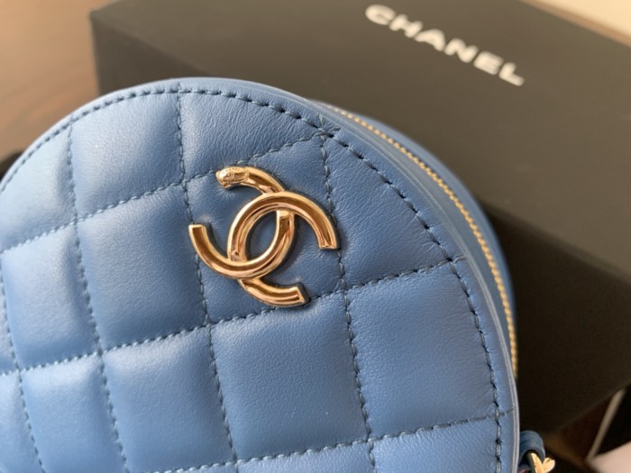 Handbag Chanel 2055 size 12cmx12cmx4.5 cm