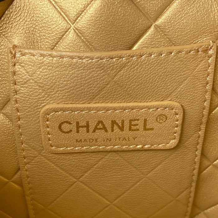 Handbag Chanel AS2716 size 19x15x12.5 cm