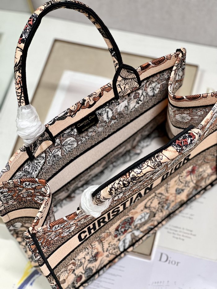 Handbag Dior 1286 size 36×28 cm