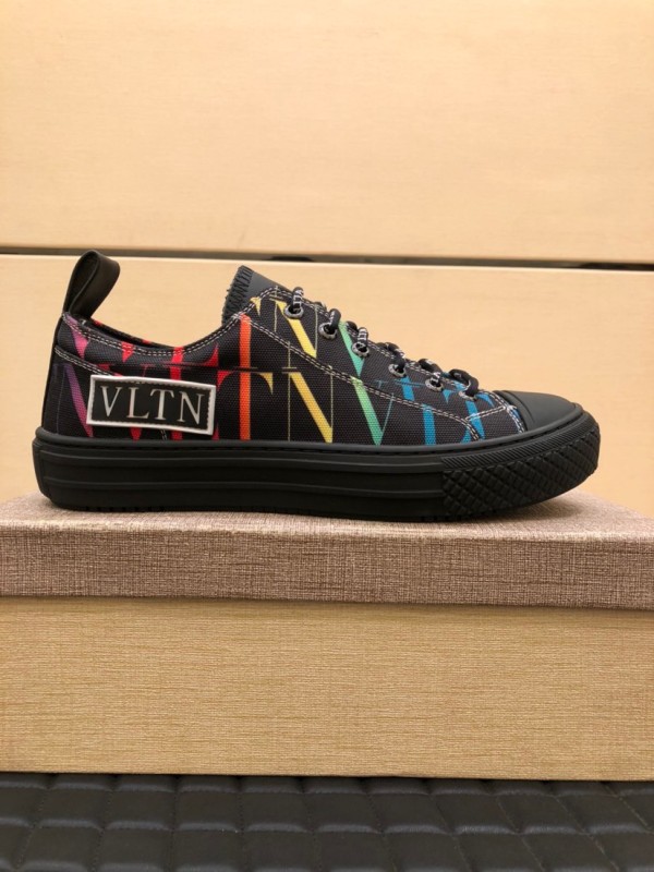 Valentino Garavani Giggies VLTN TIMES low-top sneakers 1