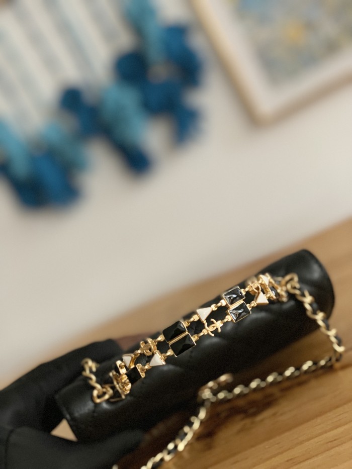 Handbag Chanel AP81214 size 10*18*4.5 cm