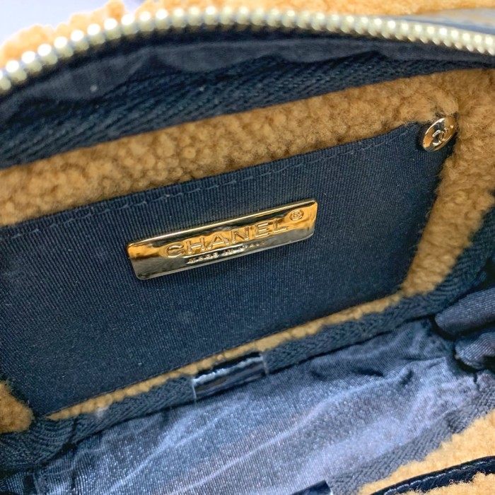 Handbag Chanel AS0406 size 17 11.5 cm