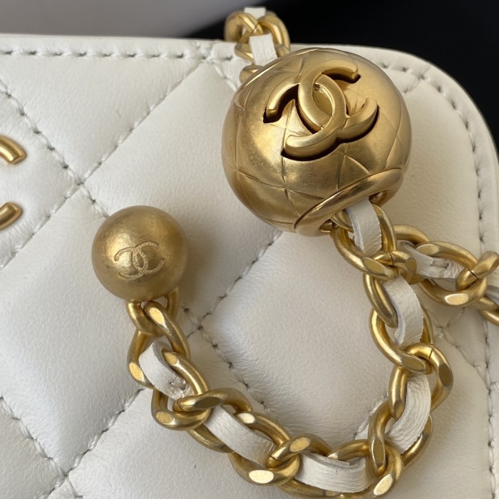 Handbag Chanel AS2463 size 14x10x5.5 cm