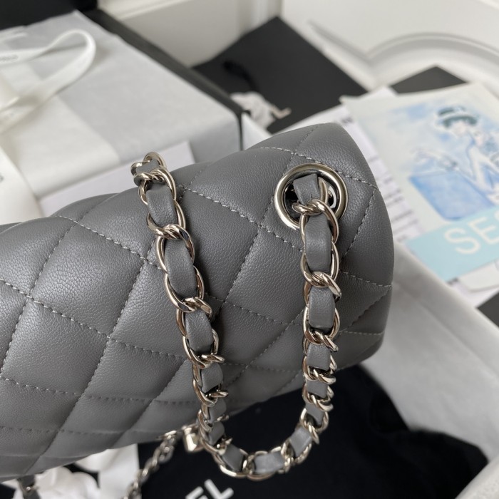 Handbag Chanel size 17 cm