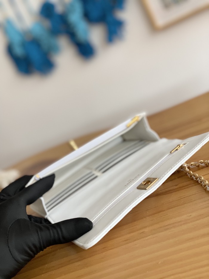 Handbag Chanel 81237 size 19 cm