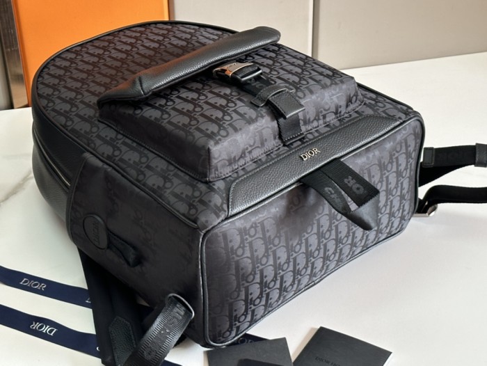 Handbag Dior 96062 size 30 x 42 x 14.5 cm