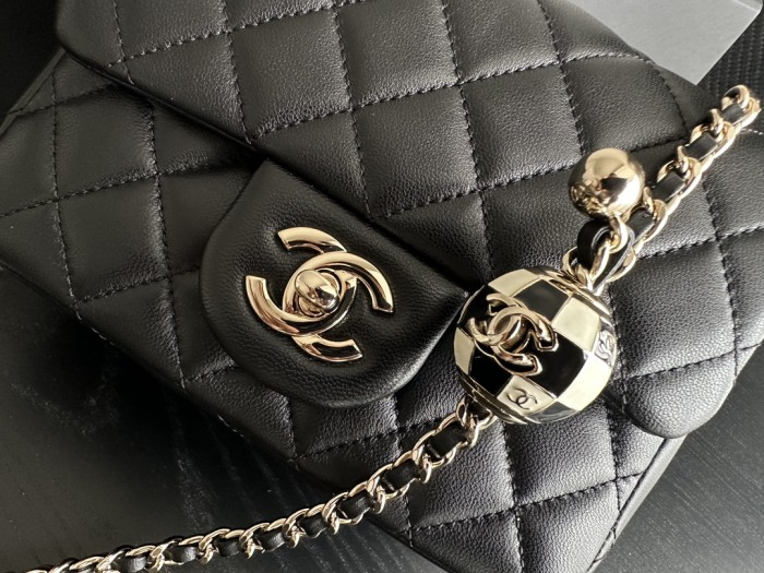 Handbag Chanel AP1786 size 18 cm