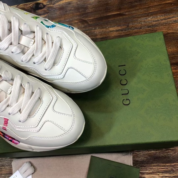 Gucci Rhyton sneaker 24