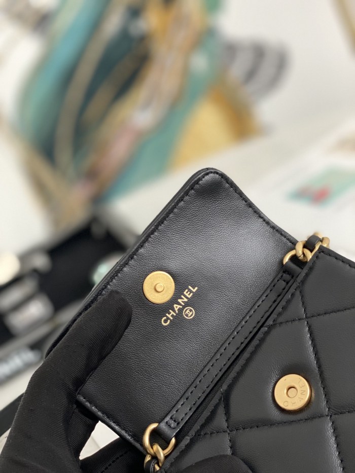 Handbag Chanel 81166 size 12 8.5 2.5 cm