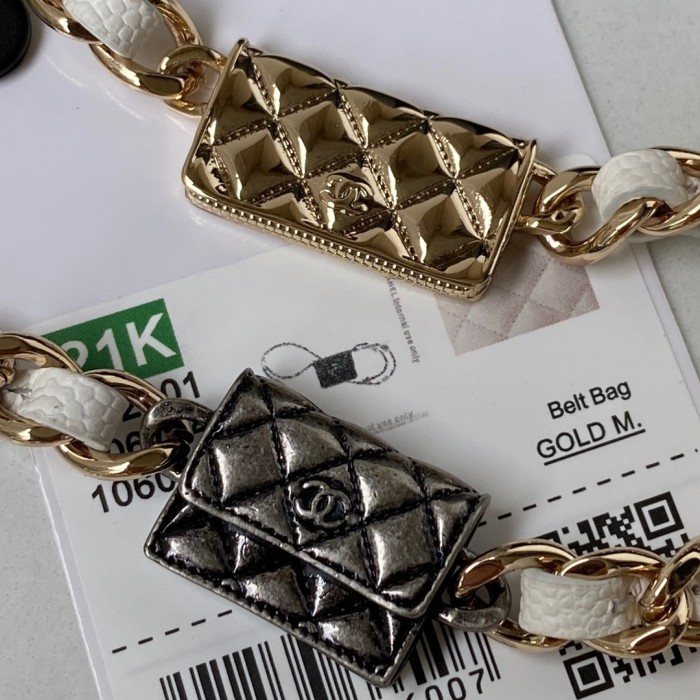 Handbag Chanel AP2401 size 8X10X3.5 cm