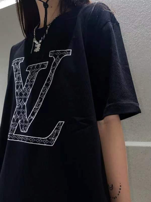 Clothes Louis Vuitton 140