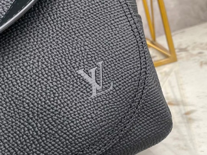 Handbag Louis Vuitton M45971 size 39 x 23 x 12.5 cm