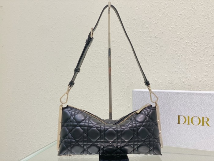 Handbag Dior size 27 x 12 x 5 cm