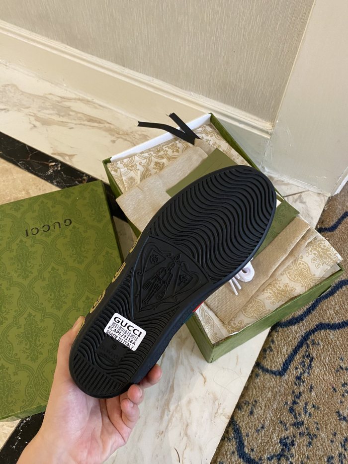 Gucci Women's Ace sneaker with bee sneaker 4