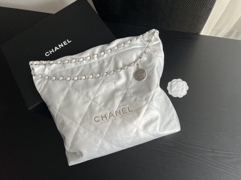 Handbag Chanel size 39cmx42cmx8 cm