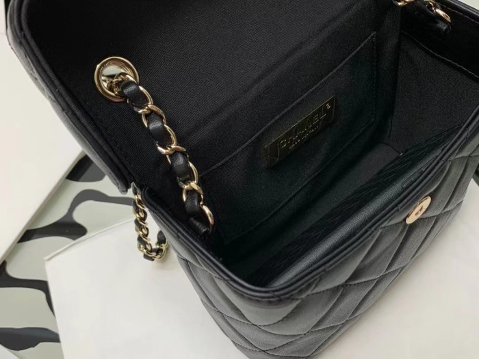 Handbag Chanel size 17×14×8 cm