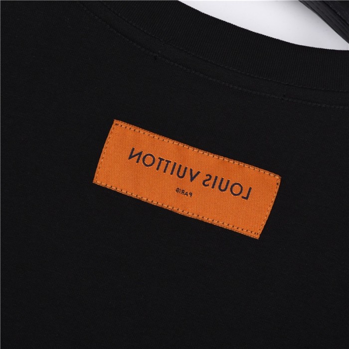 Clothes Louis Vuitton 438