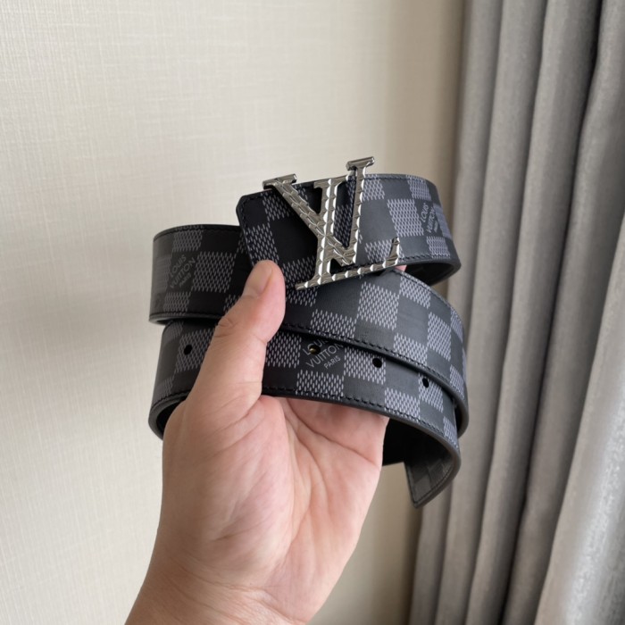 Louis Vuitton Belt 6 (width 4cm)