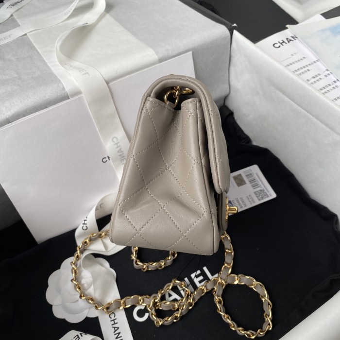 Handbag Chanel size 17 cm