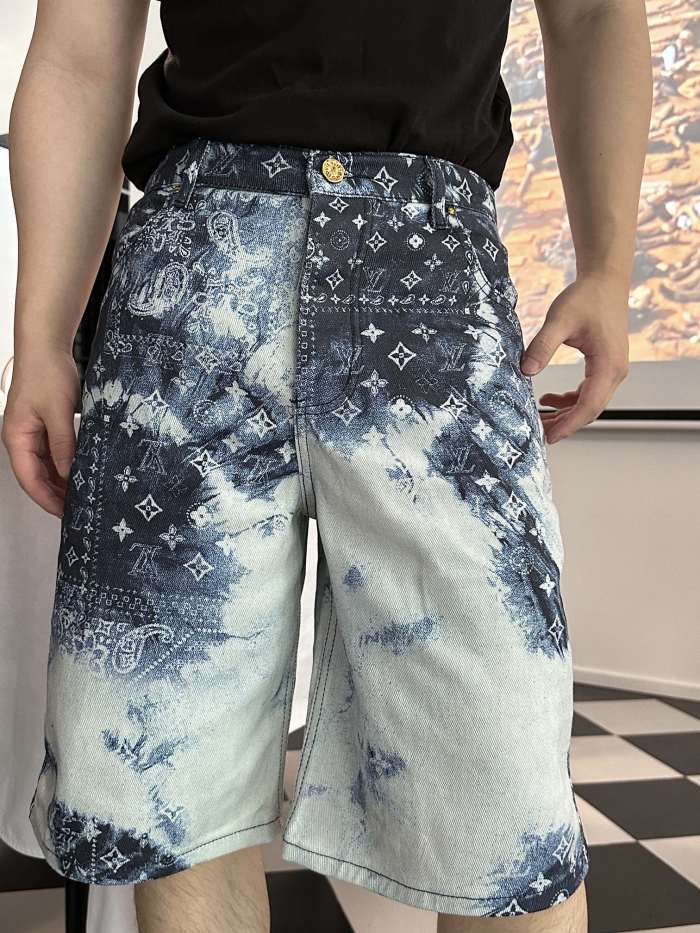 Clothes Louis Vuitton 350