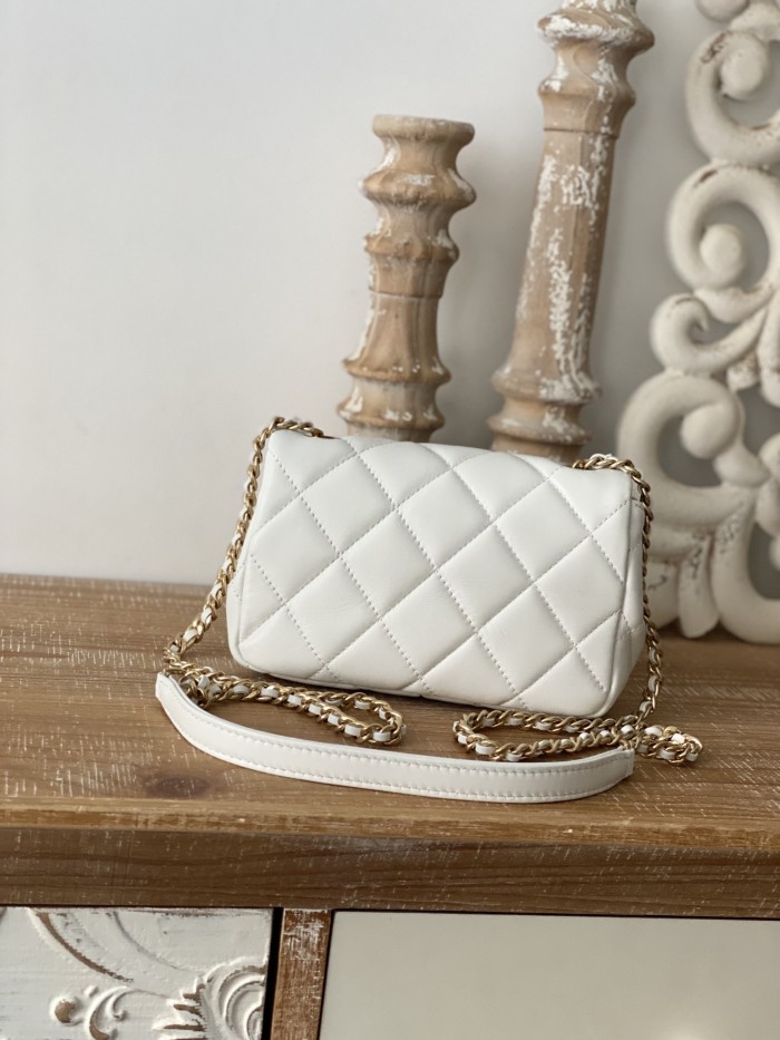 Handbag Chanel 3473 size 13*18*6 cm