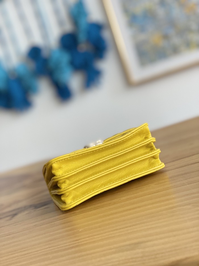 Handbag Chanel 81209 size 12.5 cm