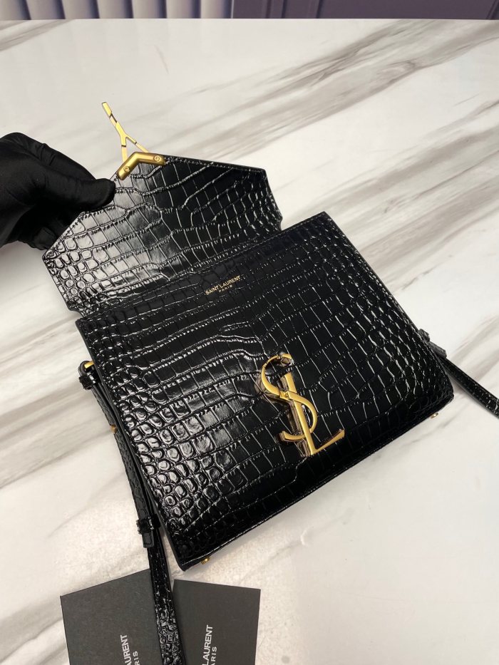 Handbags SAINT LAURENT 602716 size 20x16x7.5 cm