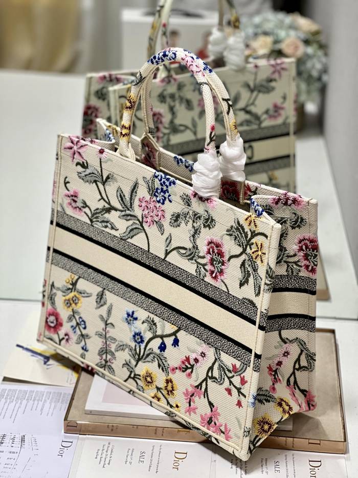 Handbag Dior 1286 size 42×35×18.5 cm