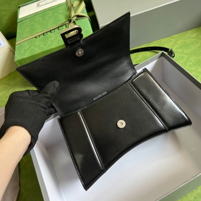 Handbag Gucci 5935461 size 23*15*10 cm