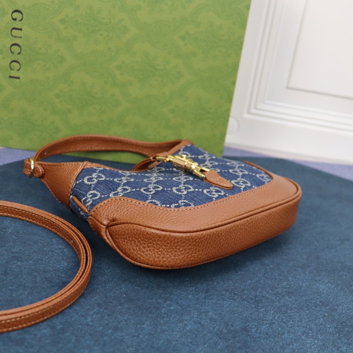 Handbag Gucci 637092 size 19*13*3 cm
