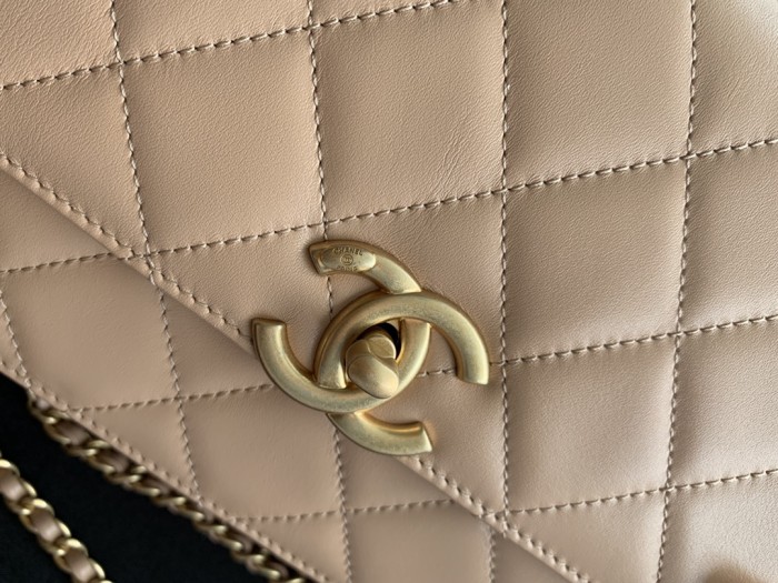 Handbag Chanel size 22 cm