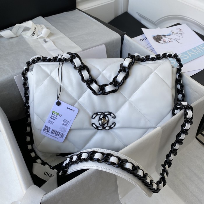 Handbag Chanel size 26/30 cm