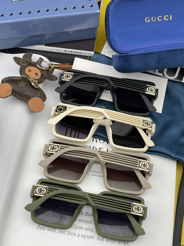 Sunglasses Gucci G1592