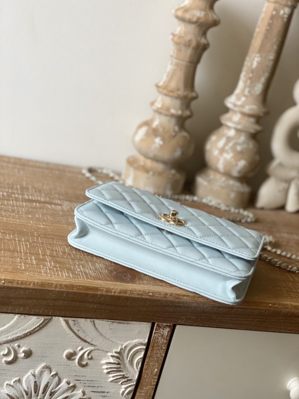 Handbag Chanel 88632 size 19 cm