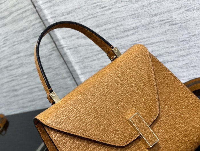 Handbag VALEXTRA size 𝟐𝟐*𝟏𝟔'𝟓*𝟏𝟐 𝐂𝐦