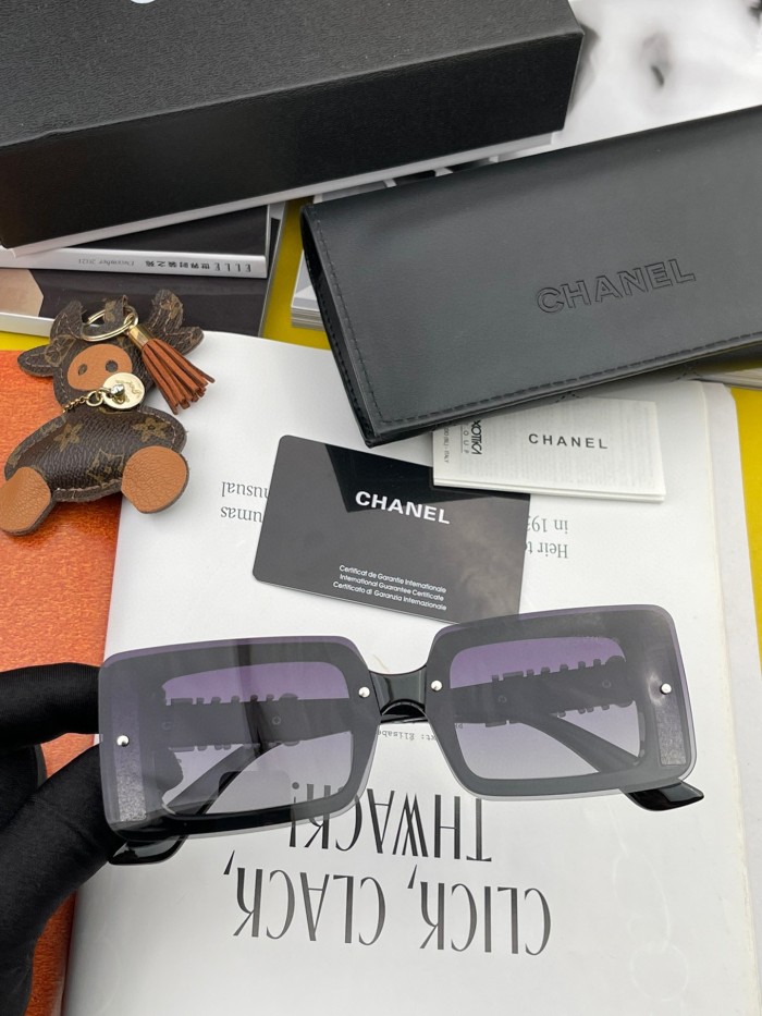 Sunglasses Chanel CH2771