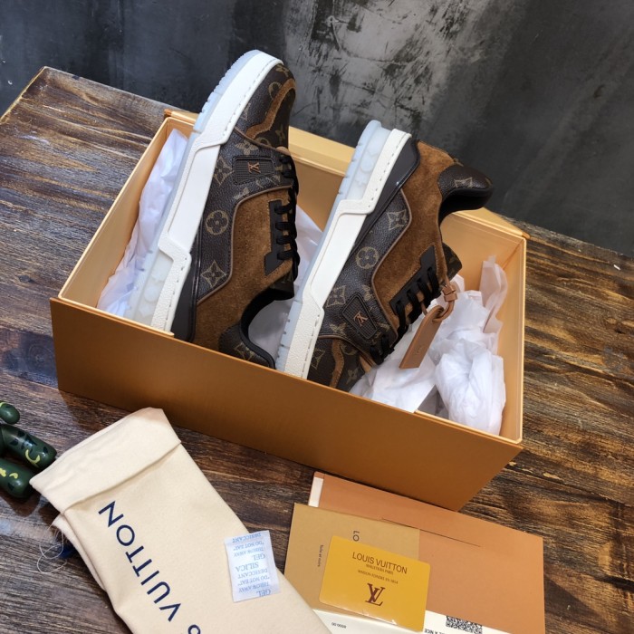 Louis Vuitton Trainer Sneakers 38