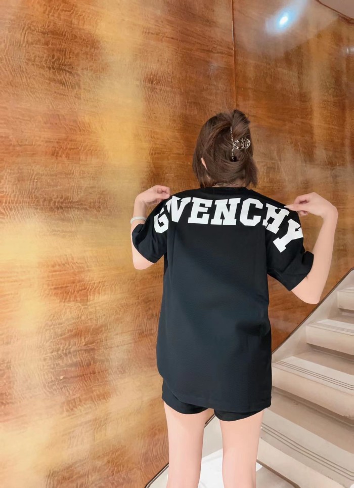 Clothes Givenchy 35