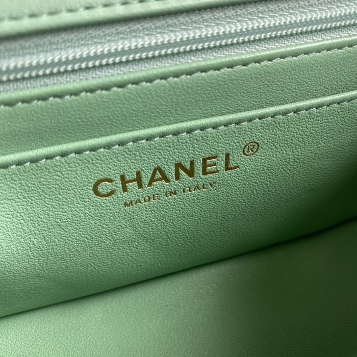 Handbag Chanel size 20 cm