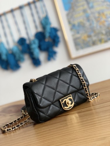 Handbag Chanel 3473 size 13*18*6 cm