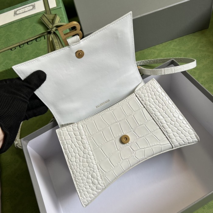 Handbag Gucci 5935461 size 23*15*10 cm