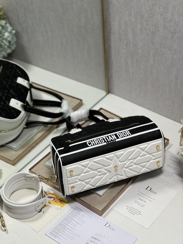 Handbag Dior 6202 size 34×18×15 cm