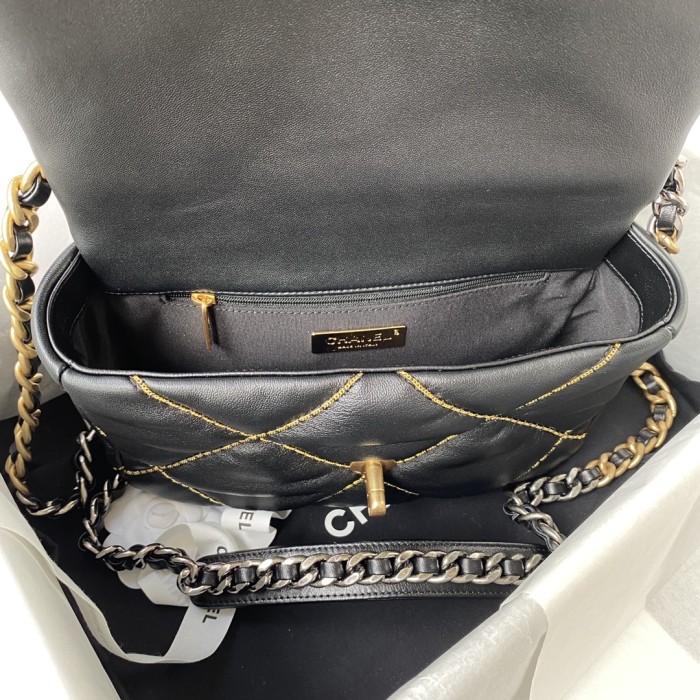Handbag Chanel size 26/30 cm