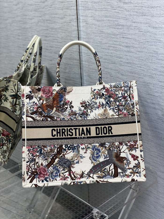 Handbag Dior size 42*18*35 cm
