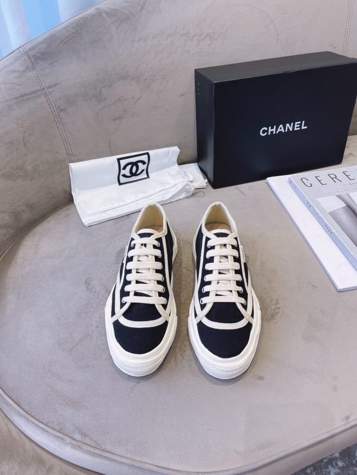 Chanel Flat canvas Sneaker 12