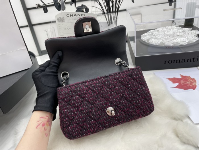 Handbag Chanel size 20 cm